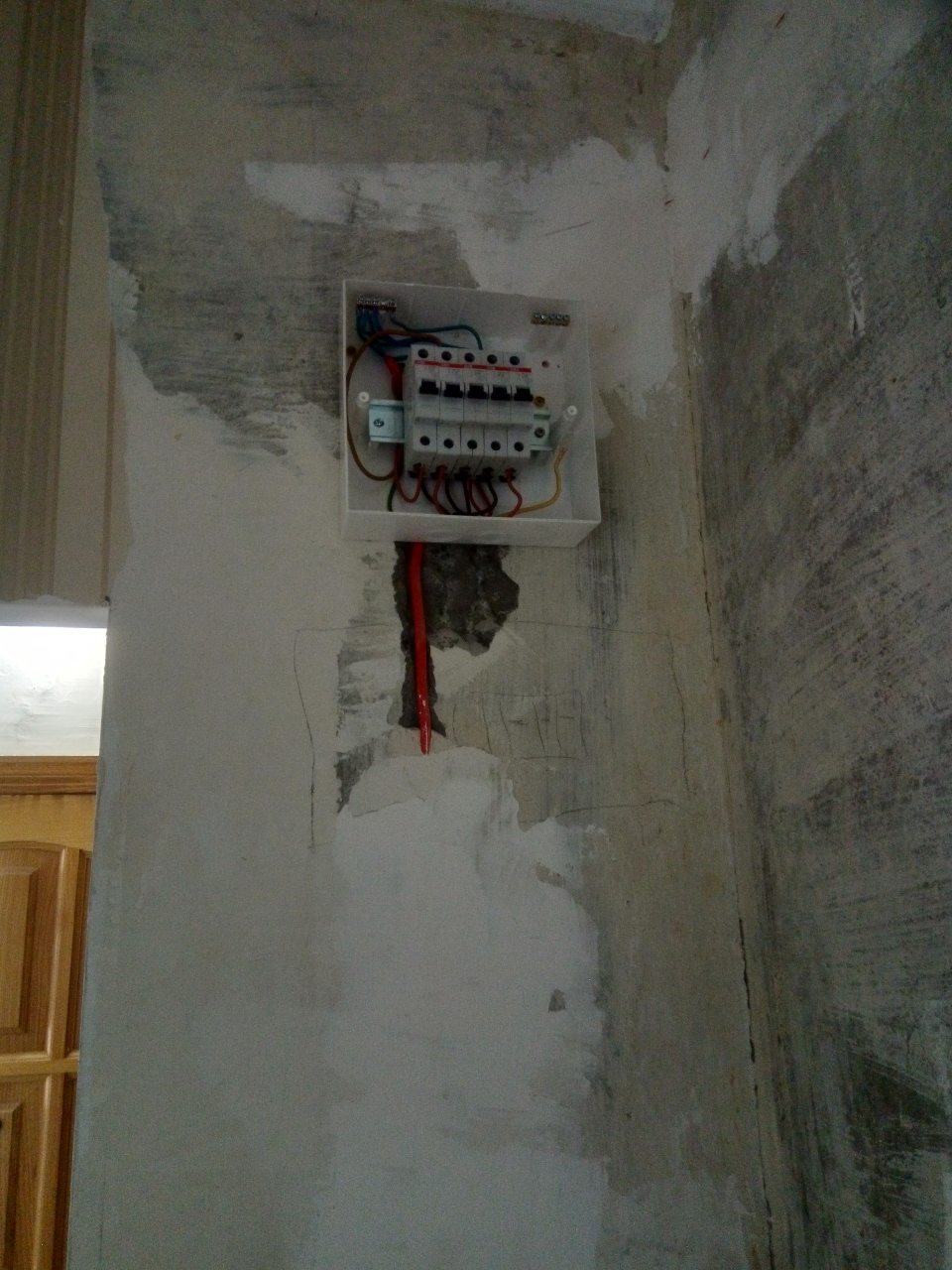 Услуги электрика в Киеве